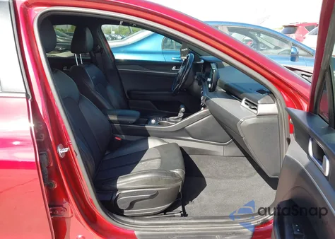 2021 Kia K5 Gt-Line z USA, uszkodzony, nr VIN 5XXG64J23MG077731